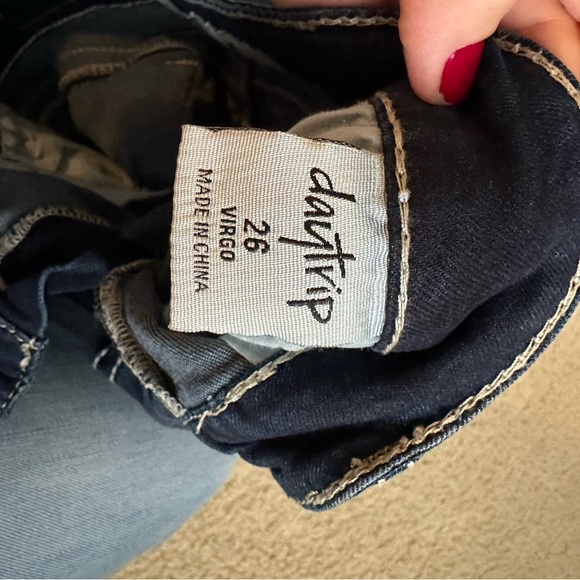 Daytrip Cropped Jeans/Capris - Picture 3 of 3